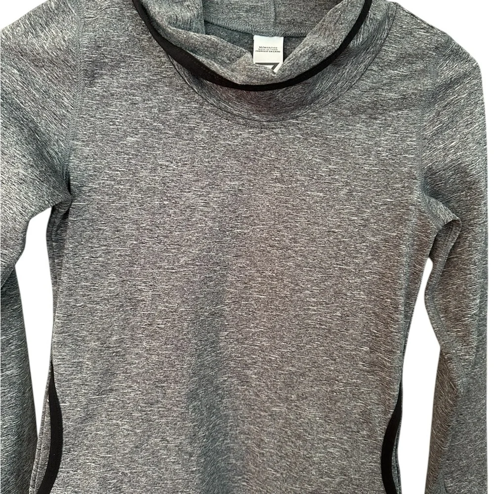 Z by Zella Girl turtleneck athletic lightweight sweatshirt Size- M Girls